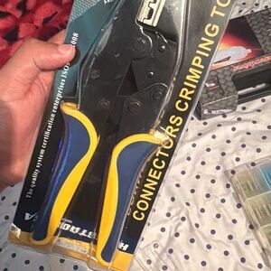 Connectors Crimping Tool with Blue and Yellow Handles